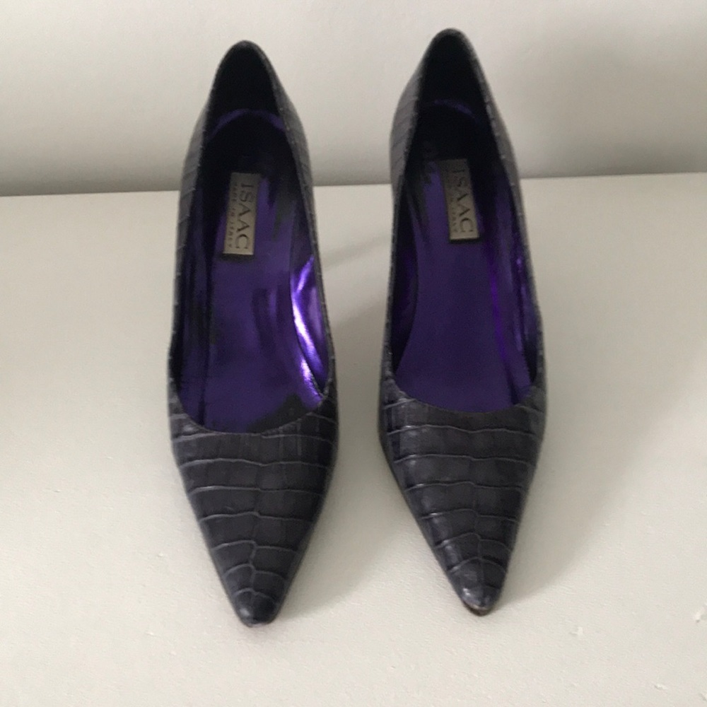 Isaac Mizrahi purple pumps.